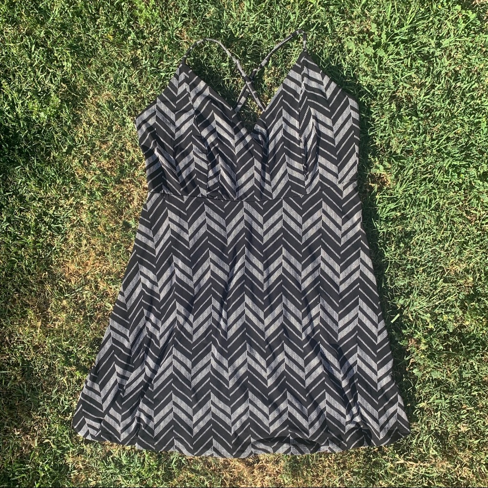 Forever 21 Plus Size Black and White Cross Back Strappy Chevron Dress